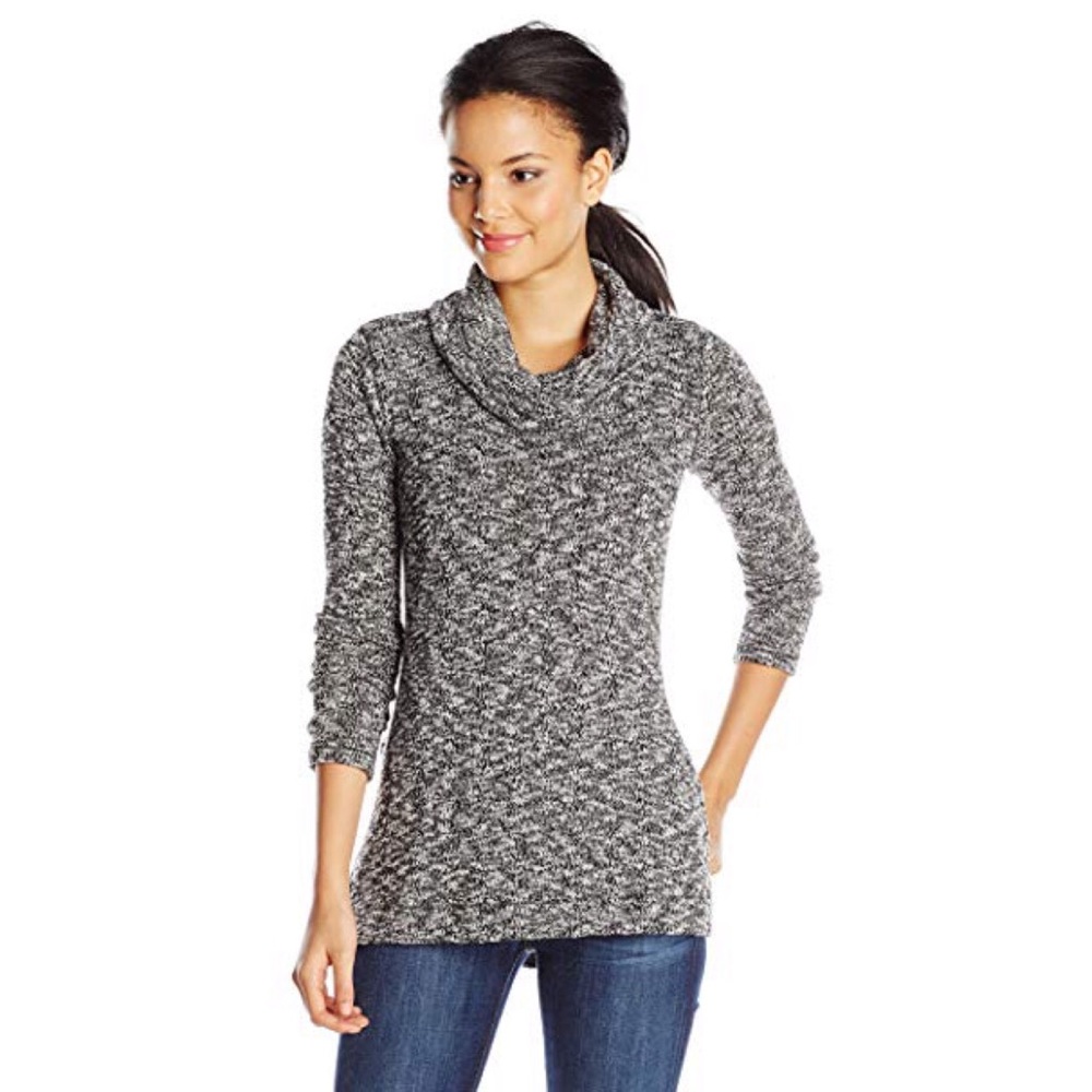 Splendid Sweater Size Medium